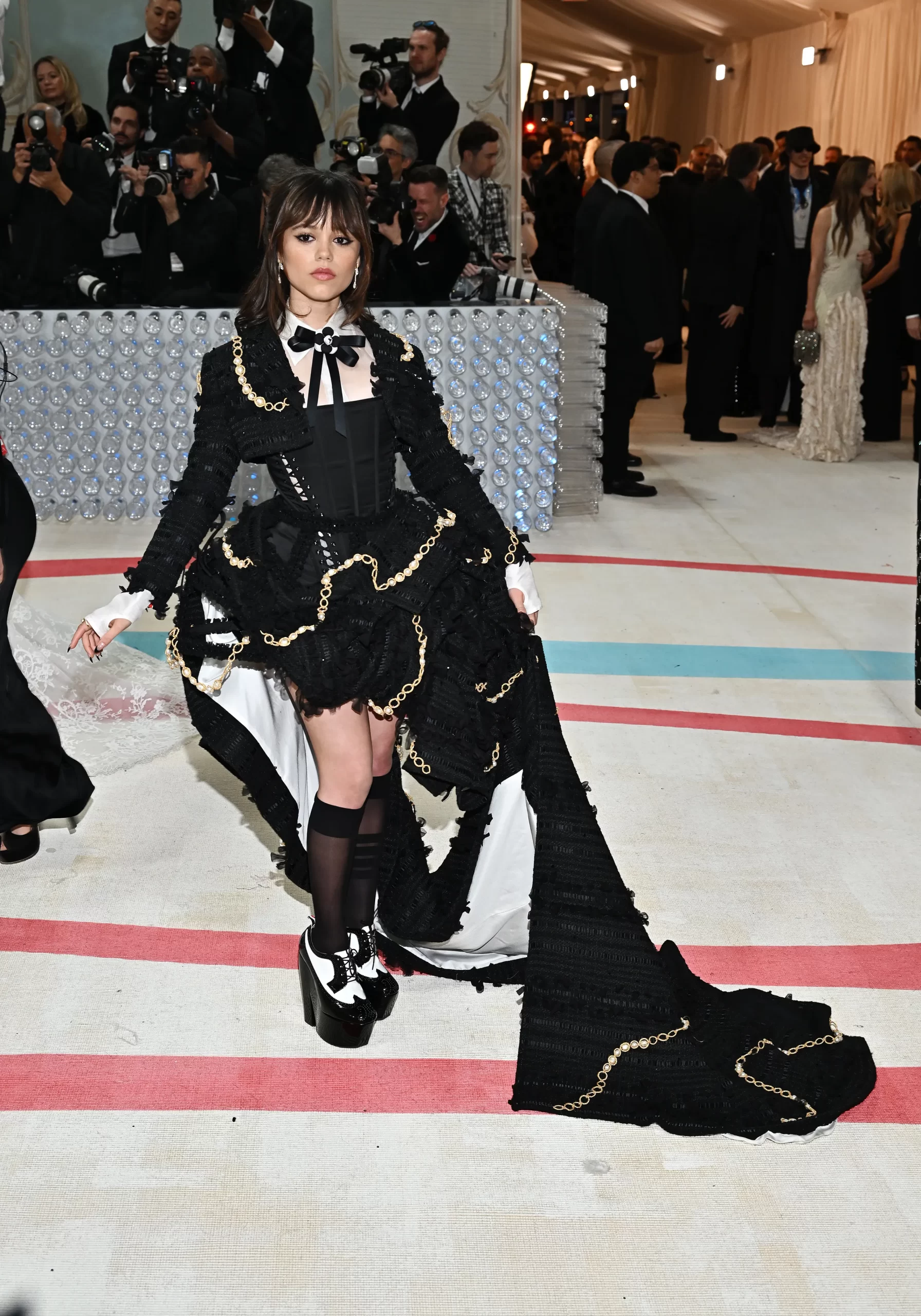Jenna ortega met gala
