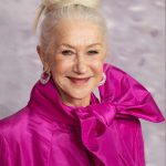 Helen Mirren in een paarse look