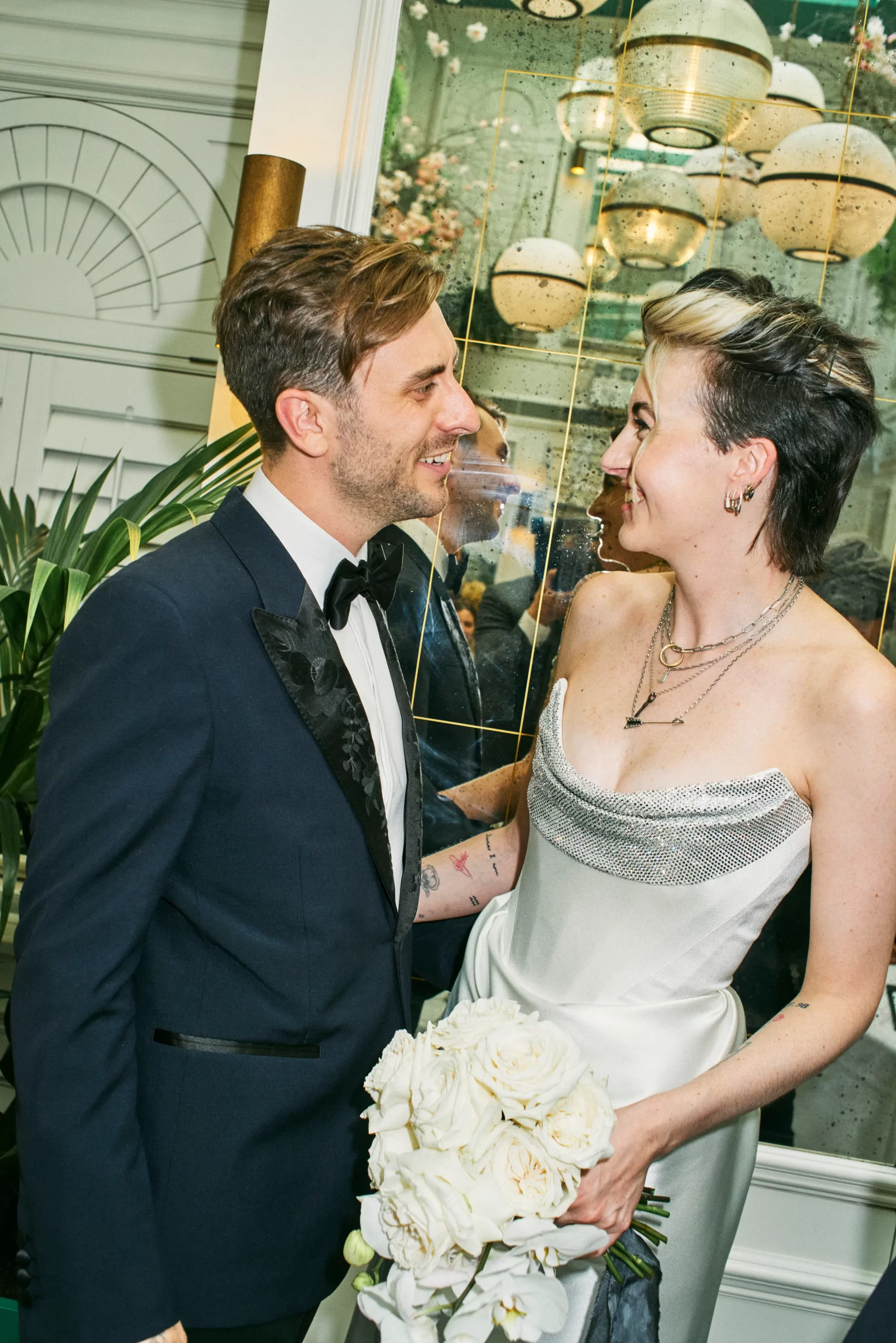 De grunge bruiloft in de stijl van Vivienne Westwood