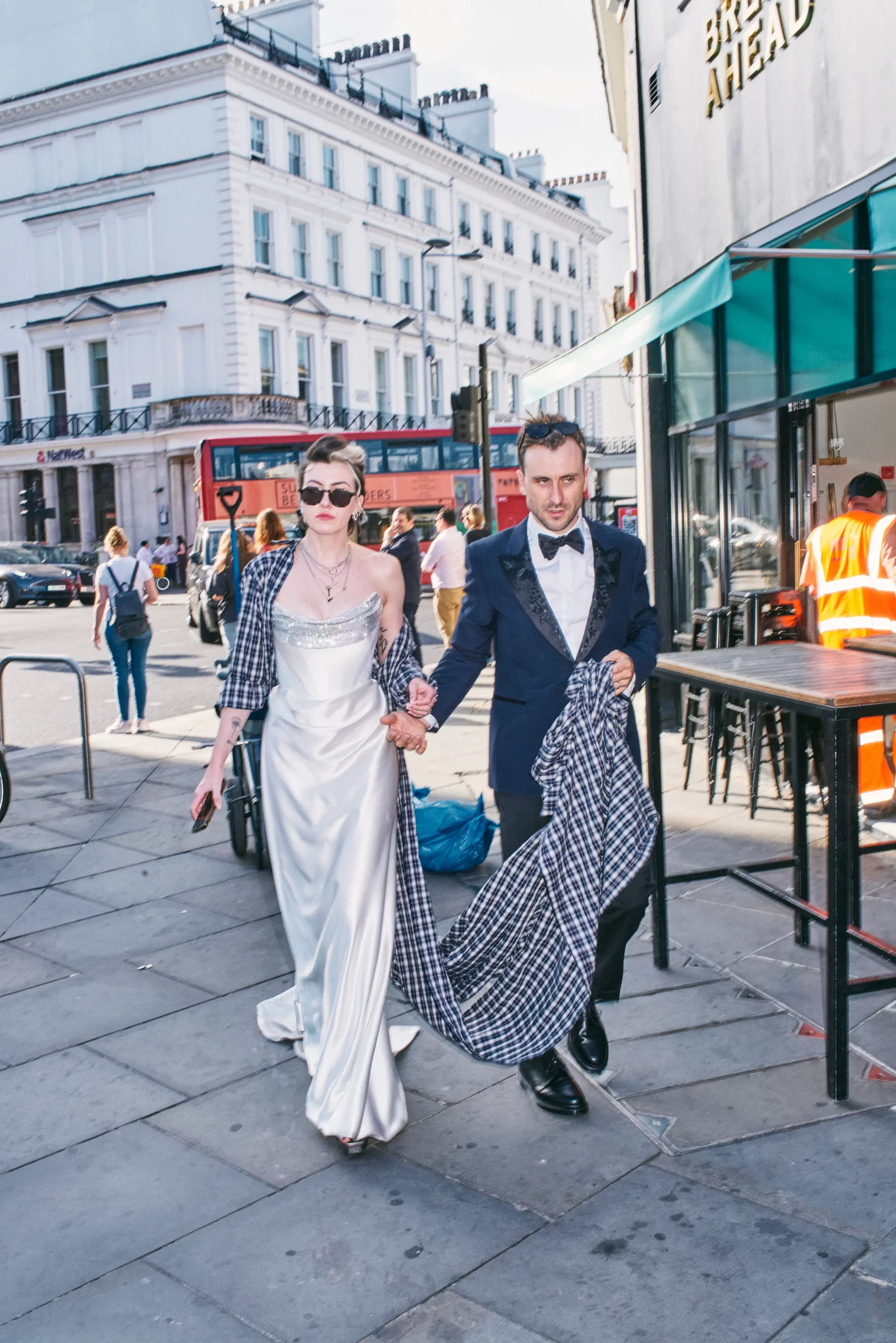 De grunge bruiloft in de stijl van Vivienne Westwood