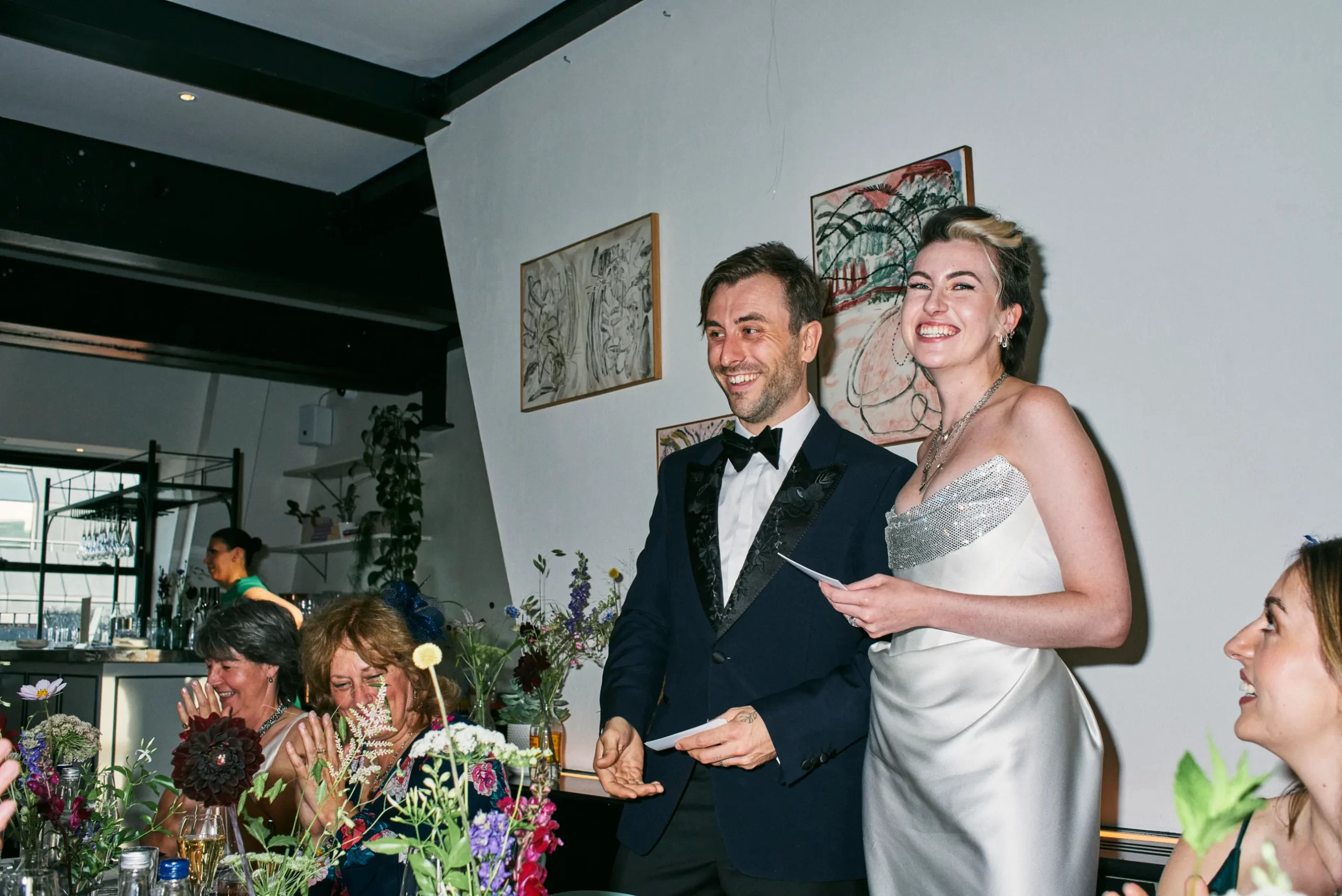 De grunge bruiloft in de stijl van Vivienne Westwood