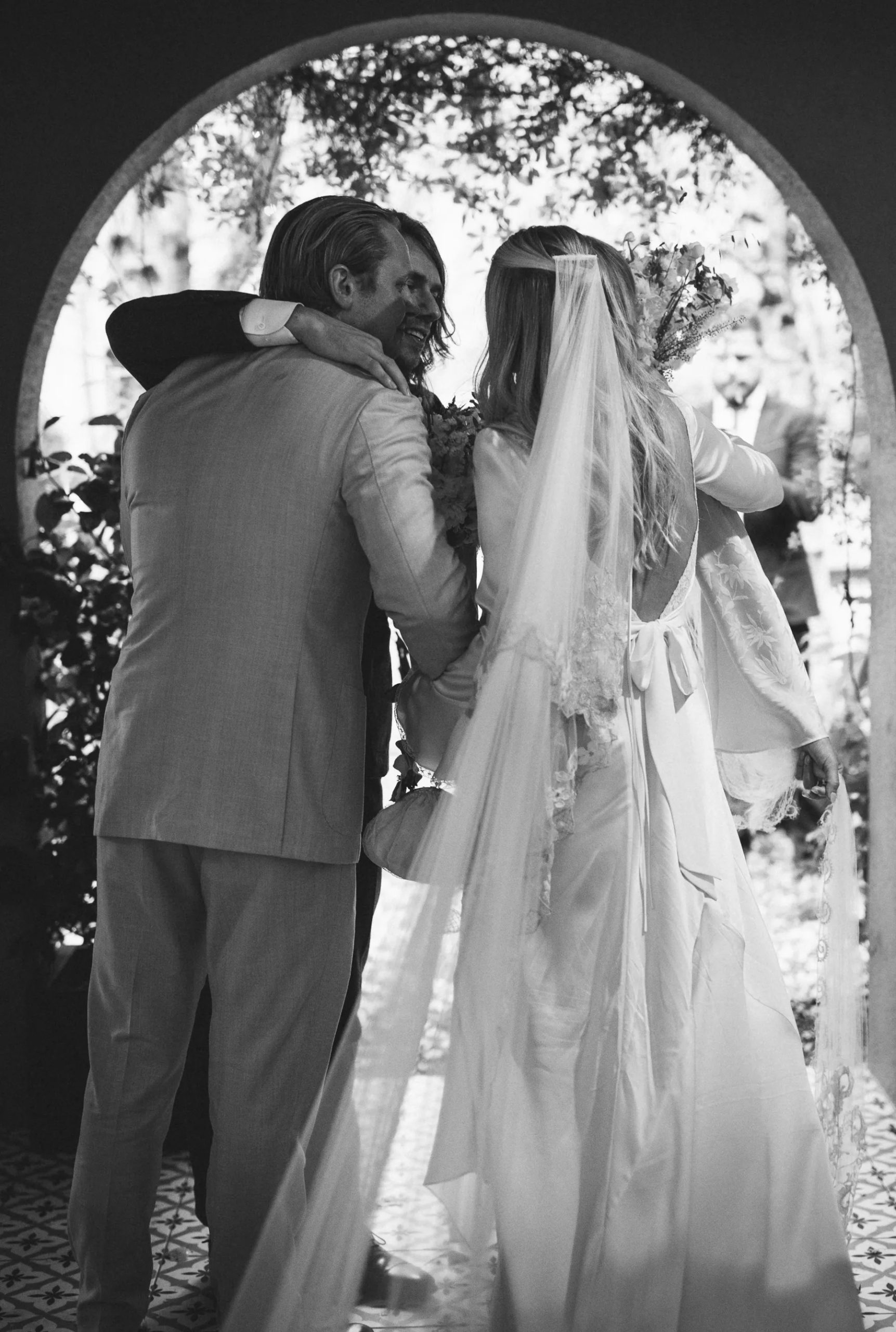 zwart wit foto gezamenlijke bruiloft