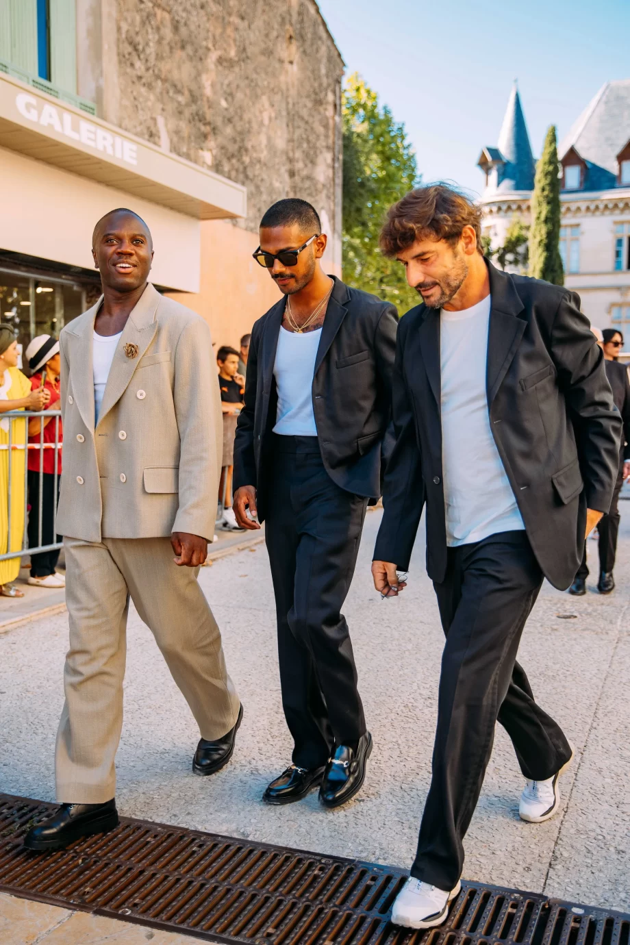 Indringing filosofie Ontmoedigen Bruiloft-outfit voor mannen: dit draag je op een zomerse bruiloft