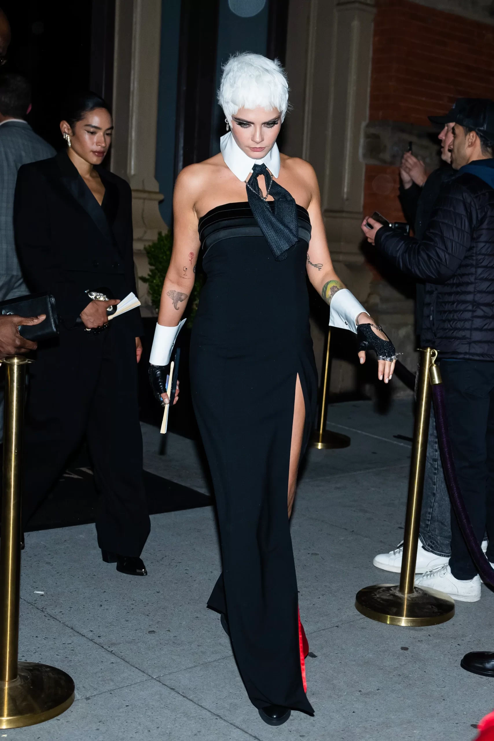 Cara Delevingne op een van de afterparties van het Met Gala 2023