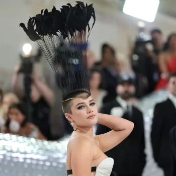 florence-pugh-onthult-een-radicale-haartransformatie-op-het-met-gala-252057