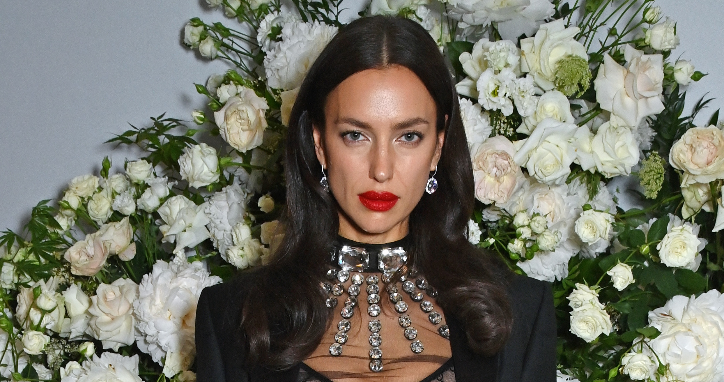 Irina Shayk draagt 'naked dress' van Gucci in Cannes