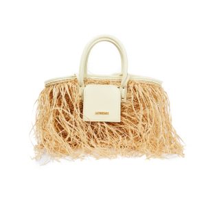 Deze Jacquemus-tas is een van Yeliz' zomerse multitaskers