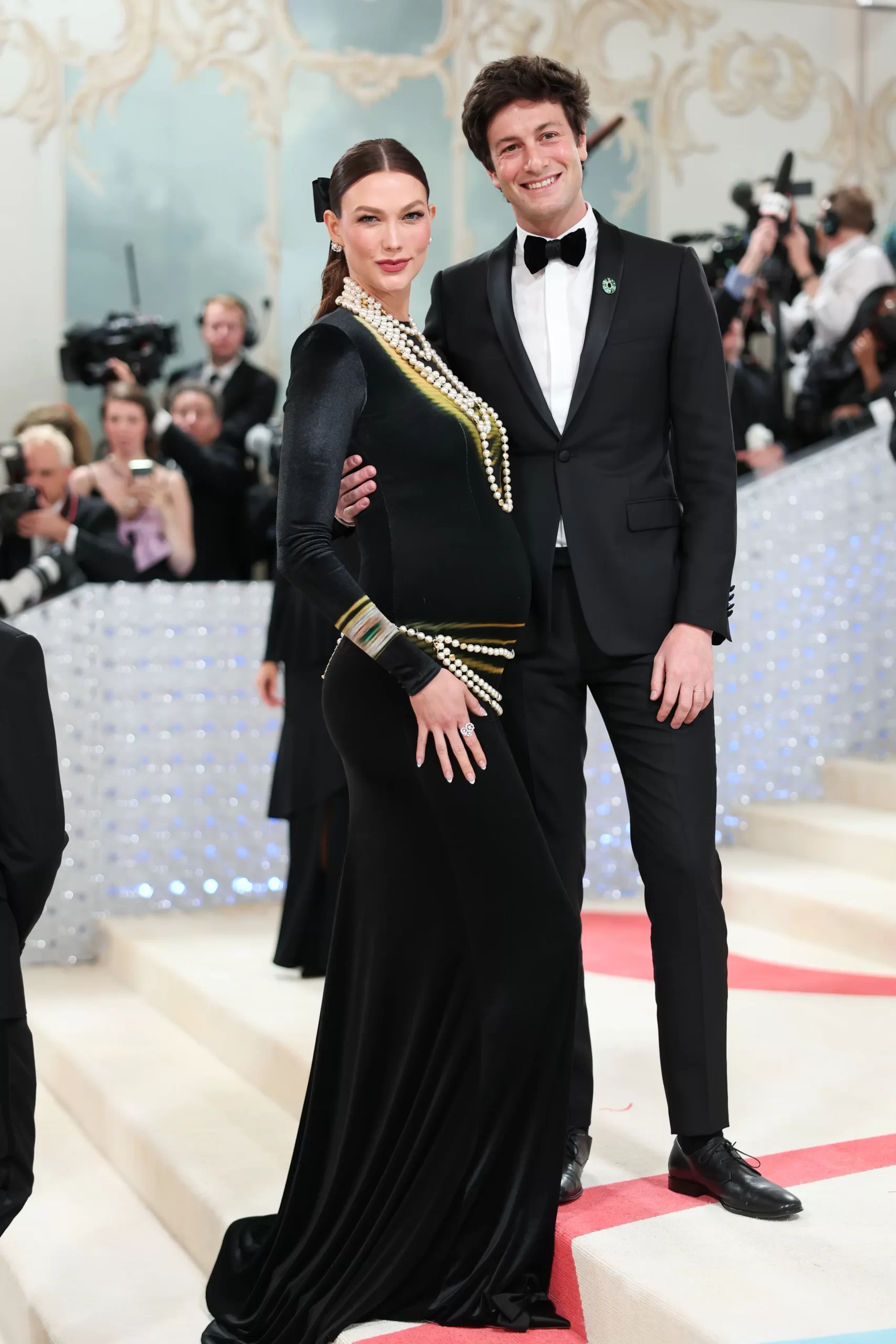 Karlie Kloss en Joshua Kushner zijn een van de best geklede koppels op het Met Gala 2023
