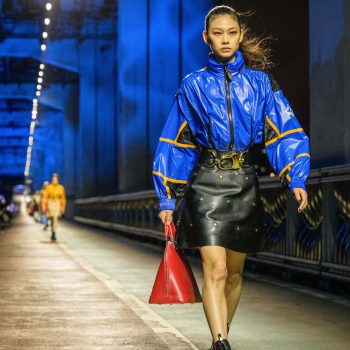 louis-vuitton-zorgt-voor-een-spektakel-van-een-show-op-de-jamsugyo-brug-in-seoul-251793