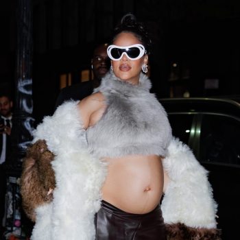 nobody-does-it-better-rihanna-steelt-de-show-in-furry-croptop-en-leren-minirok-253029