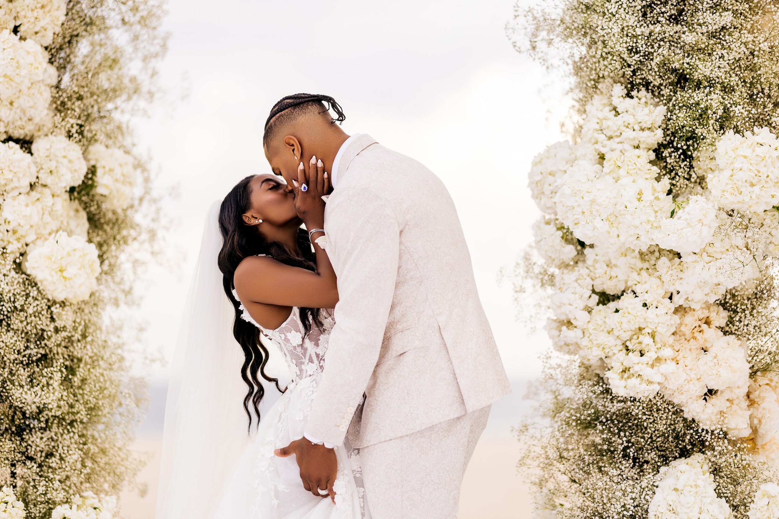 simone biles jonathan owens bruiloft