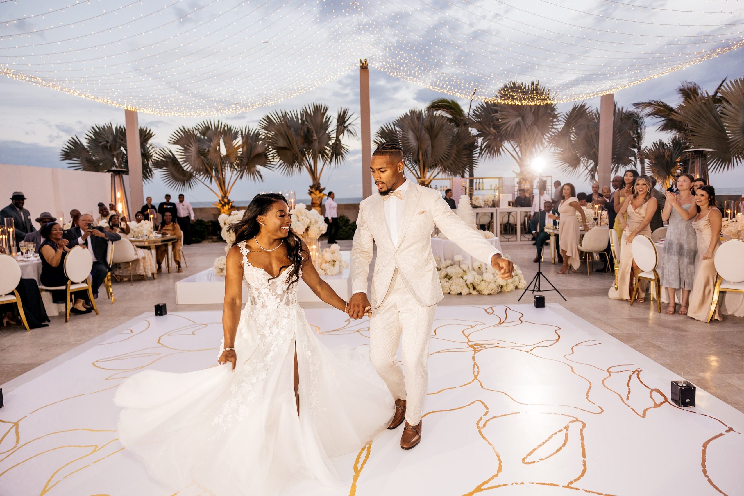 simone biles jonathan owens bruiloft