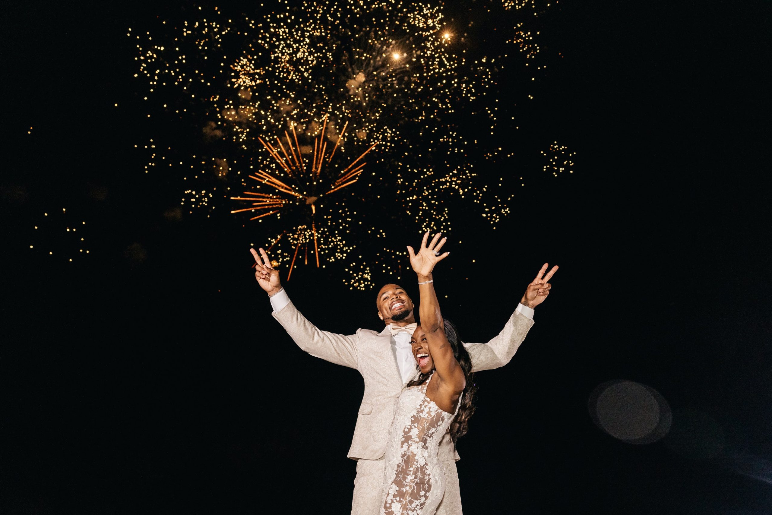 simone biles jonathan owens bruiloft