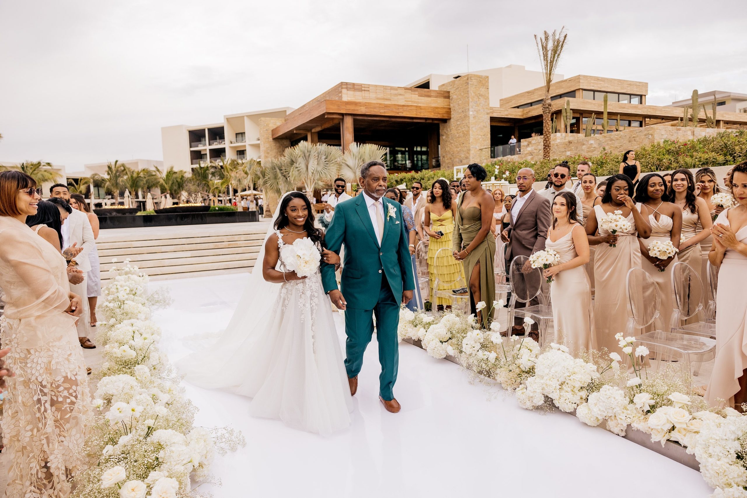 simone biles jonathan owens bruiloft