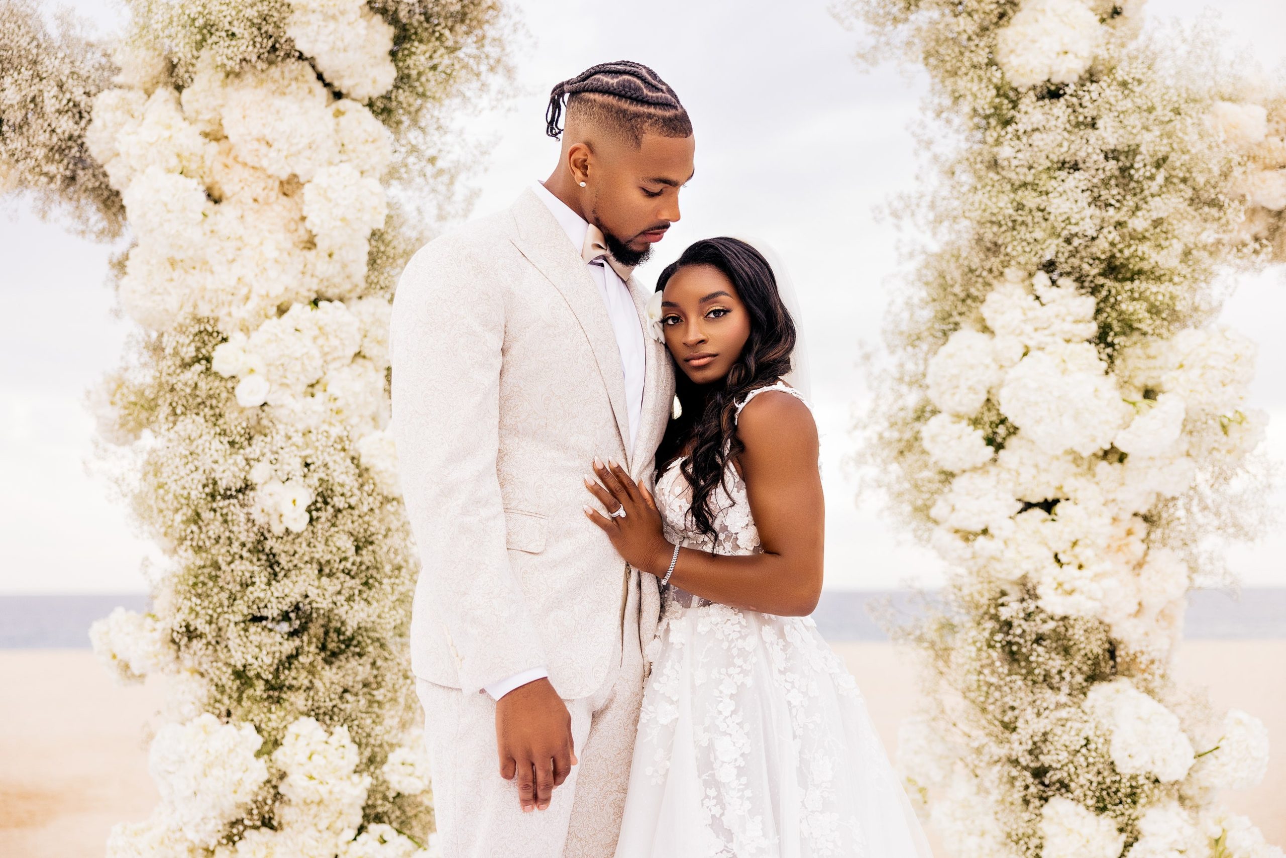 This is what Simone Biles and Jonathan Owens’ wedding looked like