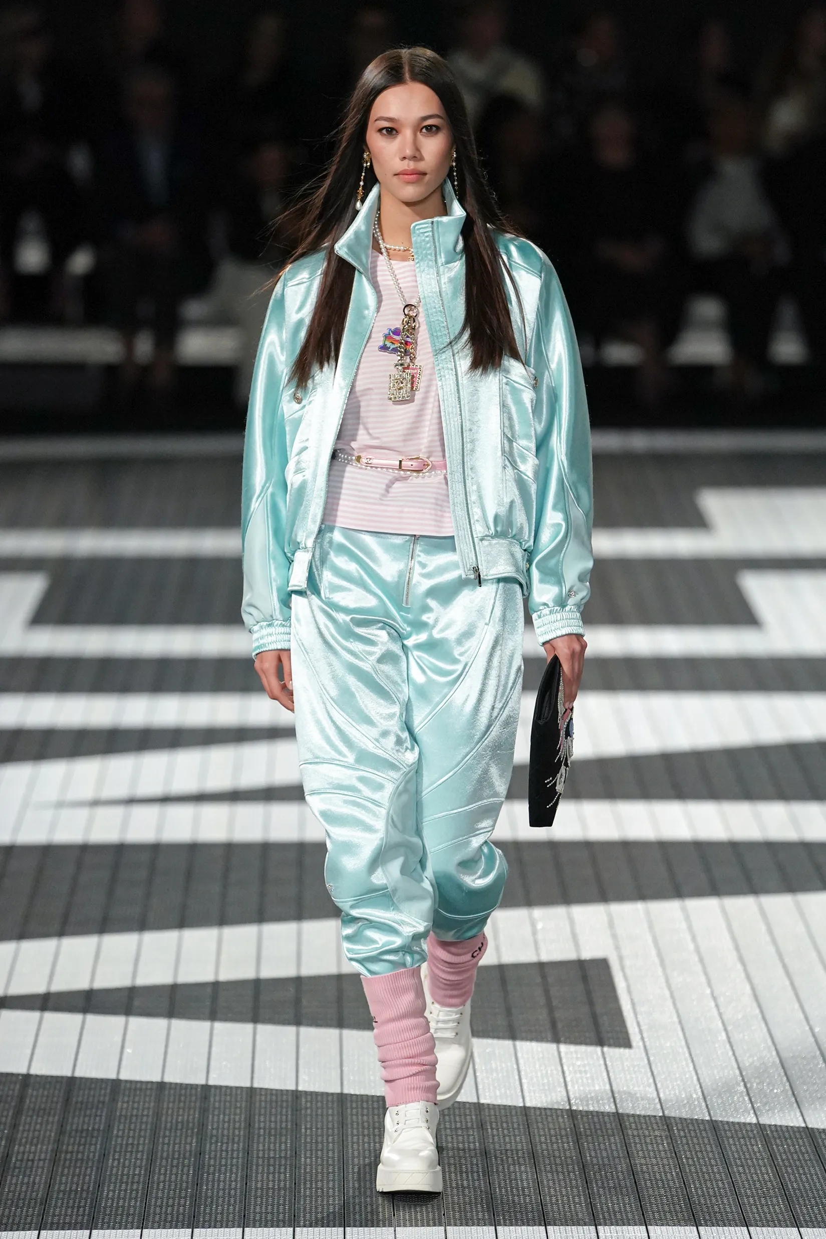 Jaren 80-tracksuits bij Chanel Cruise 2024