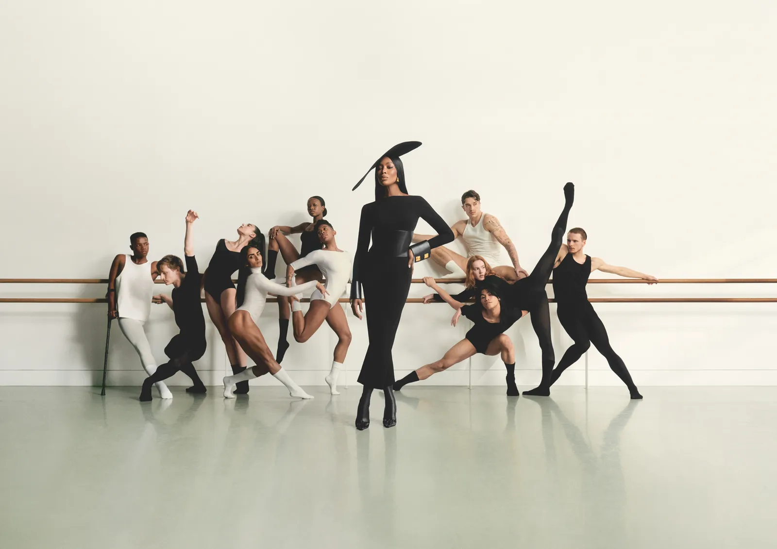 De Rambert Dance Company met Naomi Campbell