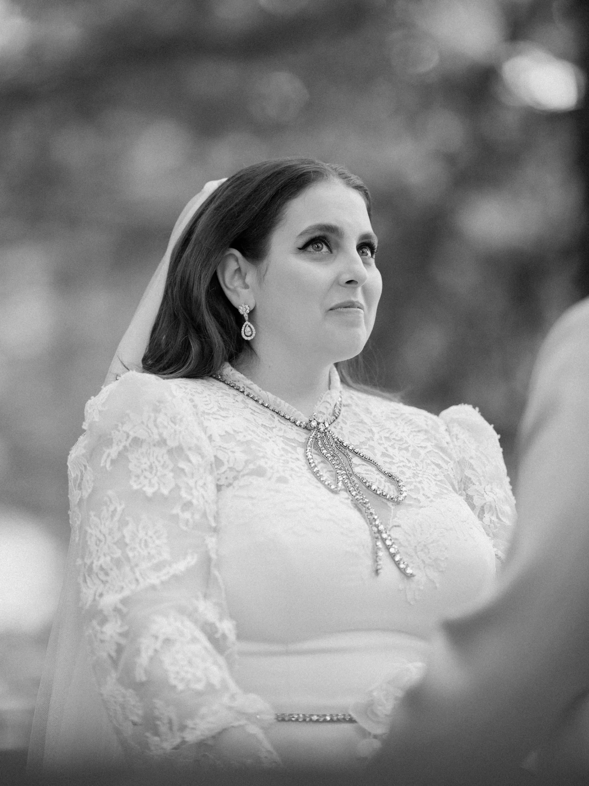 De bruiloft van Beanie Feldstein en Bonnie-Chance Roberts in foto's