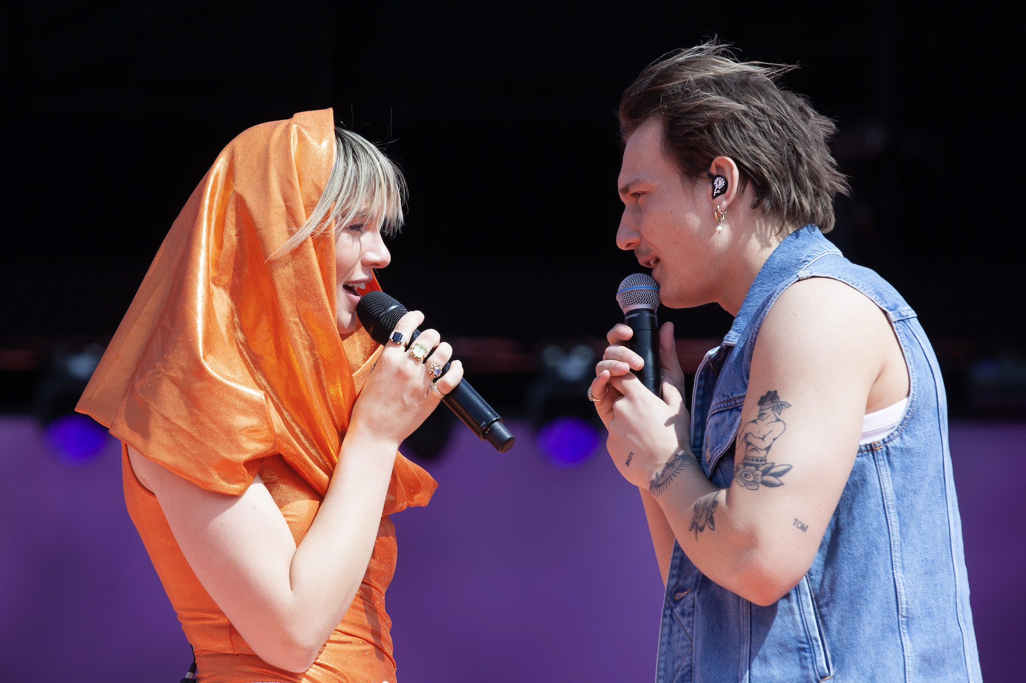 Het koppel op het podium tijdens Koningsdag