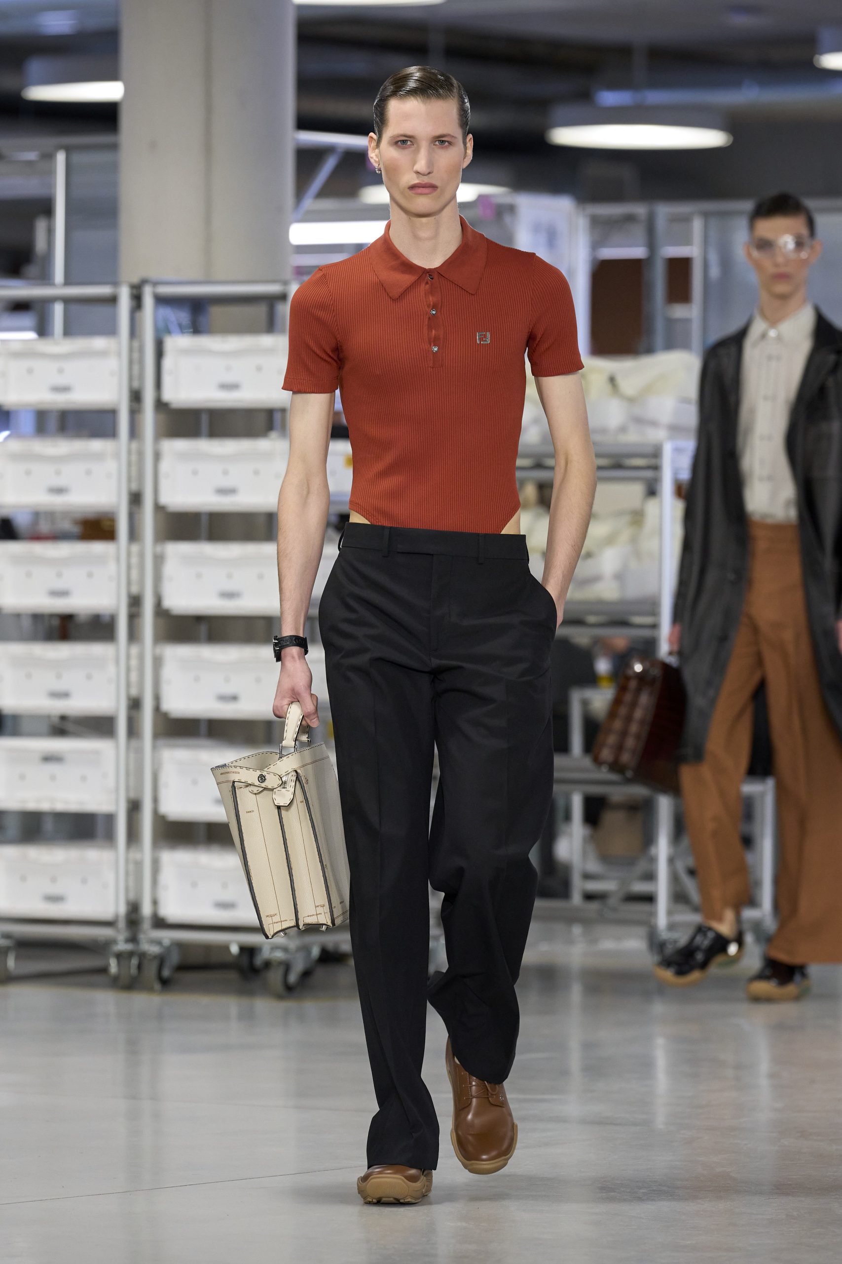 Een looks uit de collectie van Fendi Menswear lente/zomer 2024