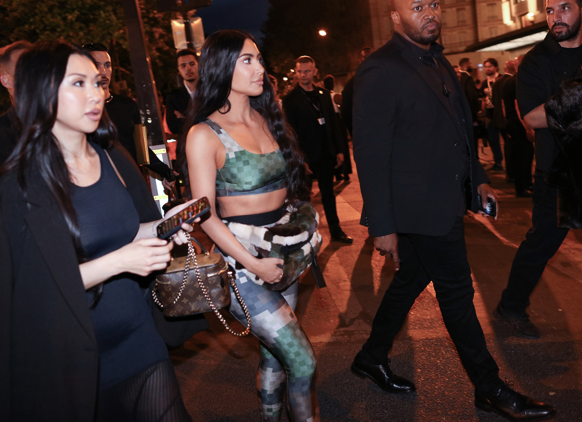 Kim Kardashian bij de show van Louis Vuitton