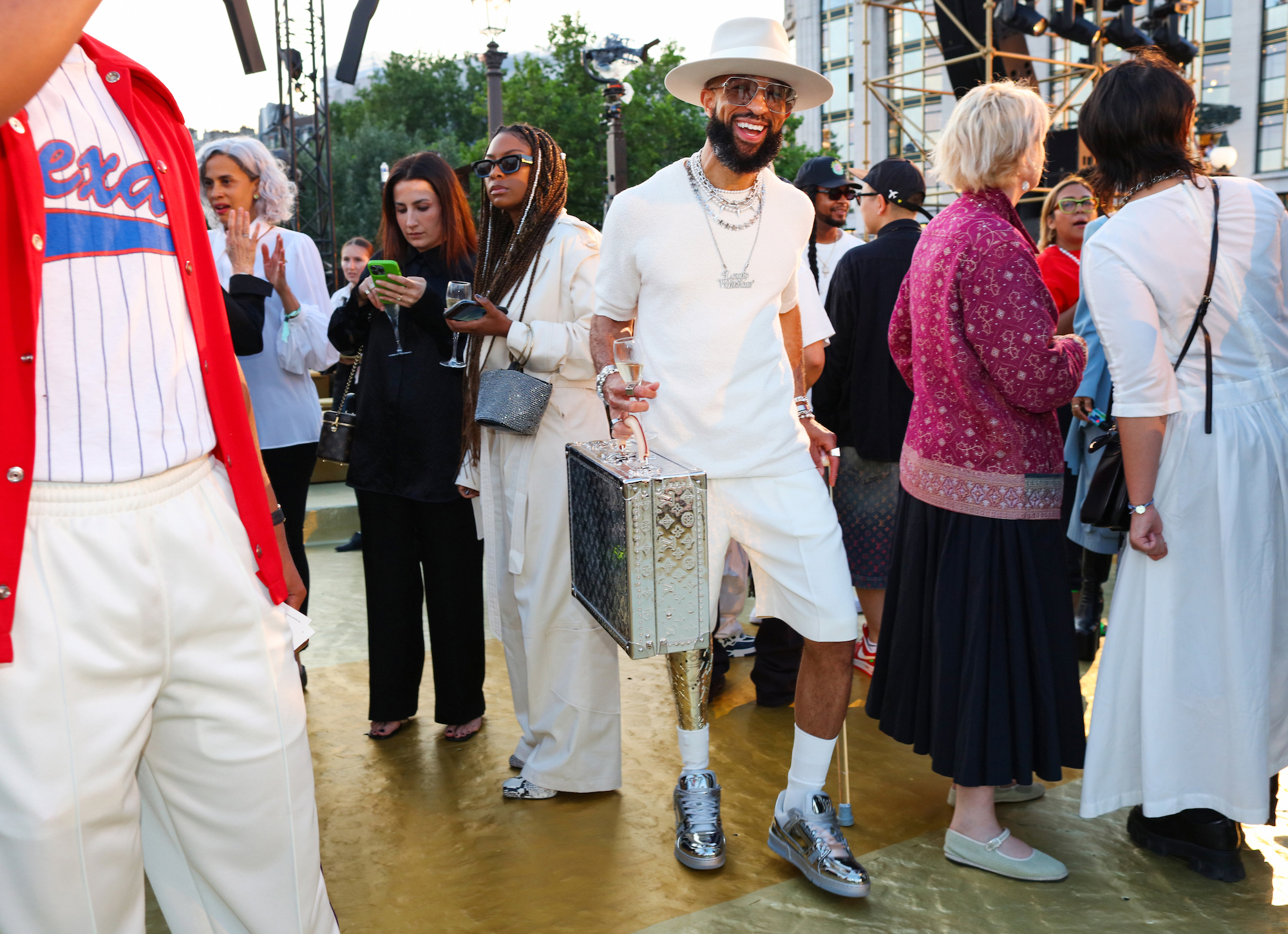 Streetstyle tijdens Paris Men's Fashion Week lente/zomer 2024