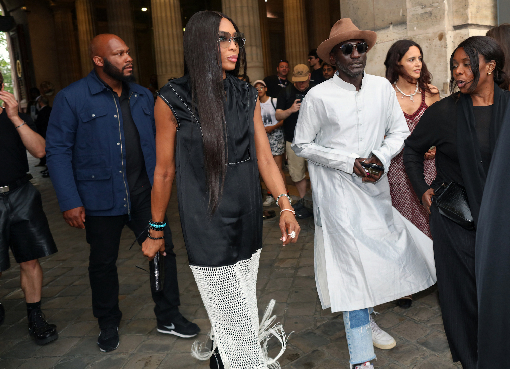 Streetstyle tijdens Paris Men's Fashion Week lente/zomer 2024