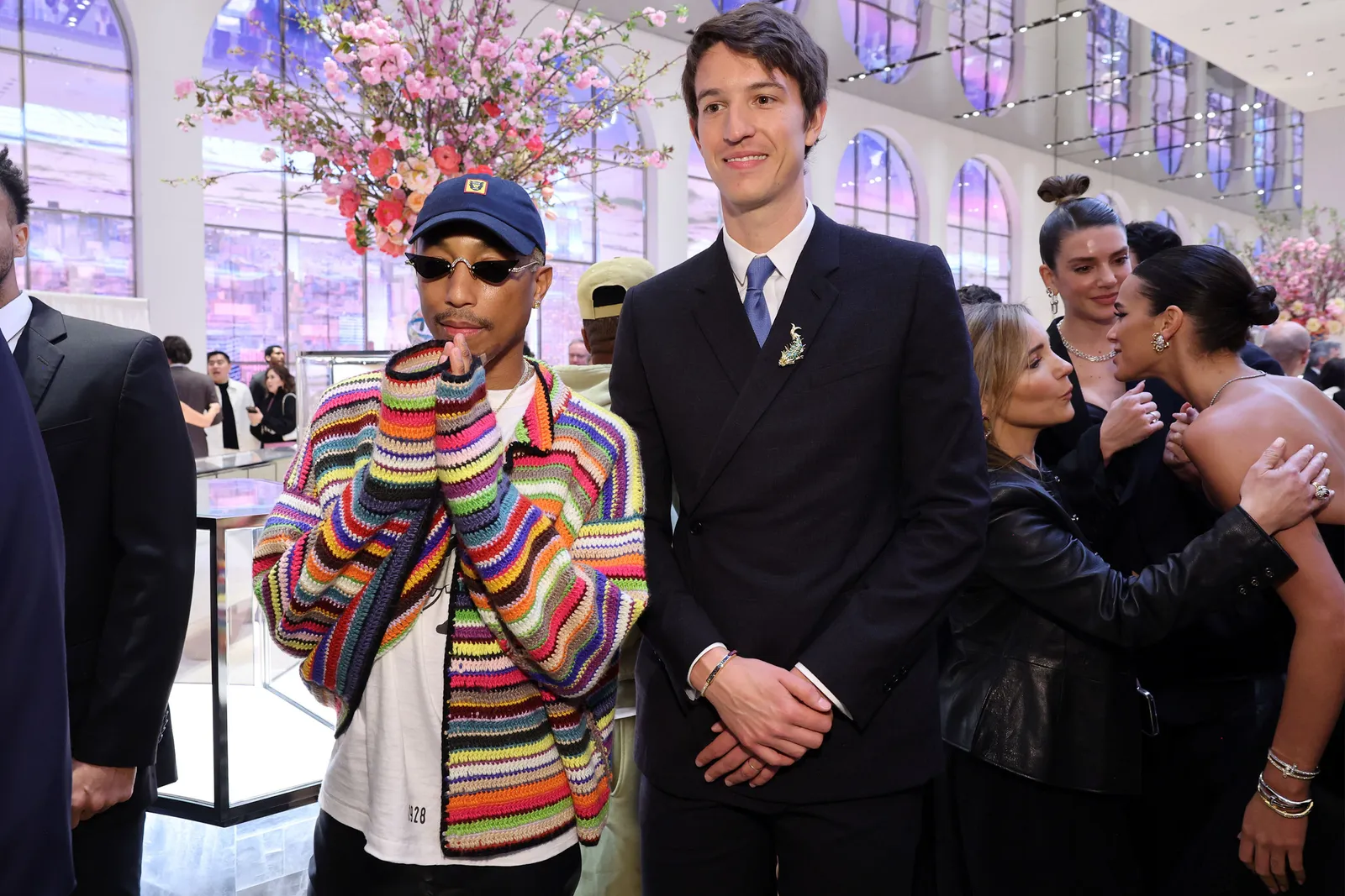 Pharrell met Alexandre Arnault, die het telefoontje pleegde om de beslissing van Pietro Beccari, CEO van LV, door te geven om Williams de functie aan te bieden.