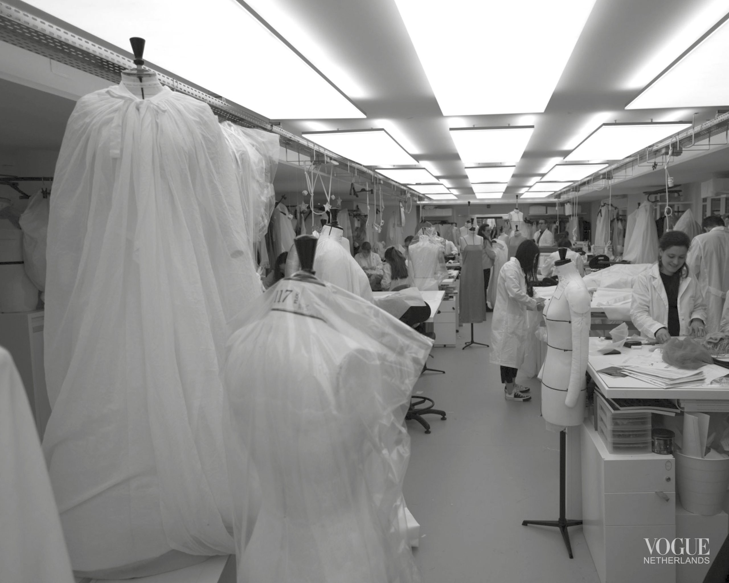 Het couture-atelier van Dior in Parijs
