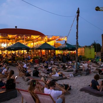 de-leukste-buitenbioscopen-in-amsterdam-voor-een-zomerse-filmavond-258604