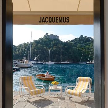 tripje-naar-de-italiaanse-riviera-op-de-planning-bezoek-jacquemus-nieuwste-pop-up-in-portofino-257111