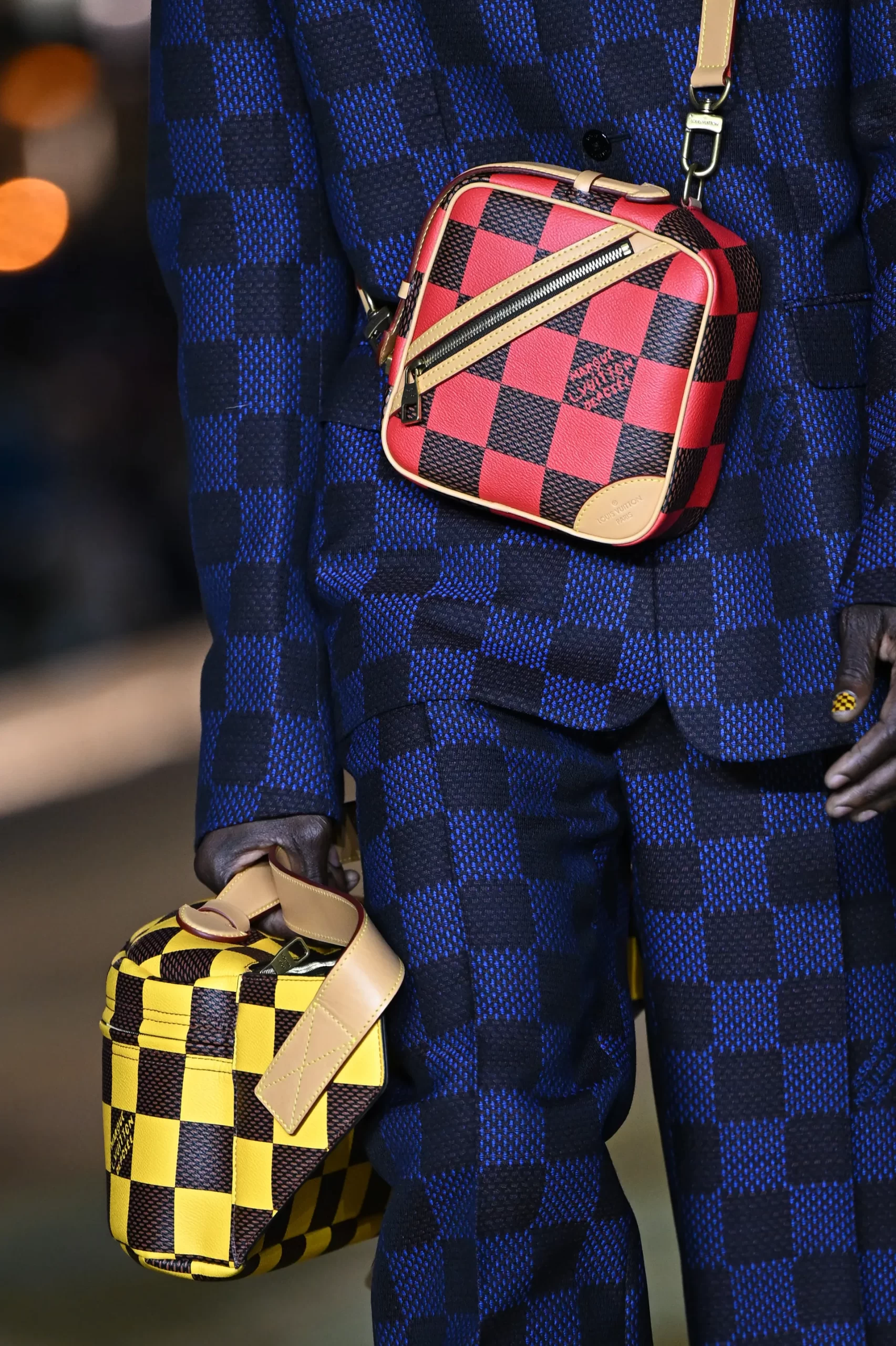 cross-body bag met zwart gele motief