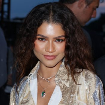 zendaya-schittert-letterlijk-in-oogverblindende-matching-set-bij-louis-vuitton-show-258668