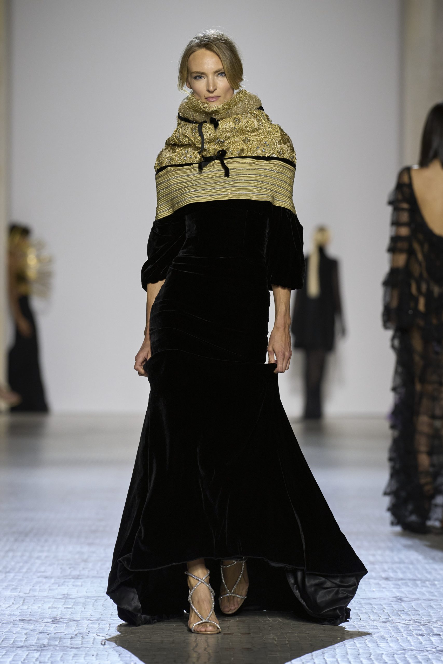 Ymre Stiekema is een van de Nederlandse modellen die liep tijdens coutureweek