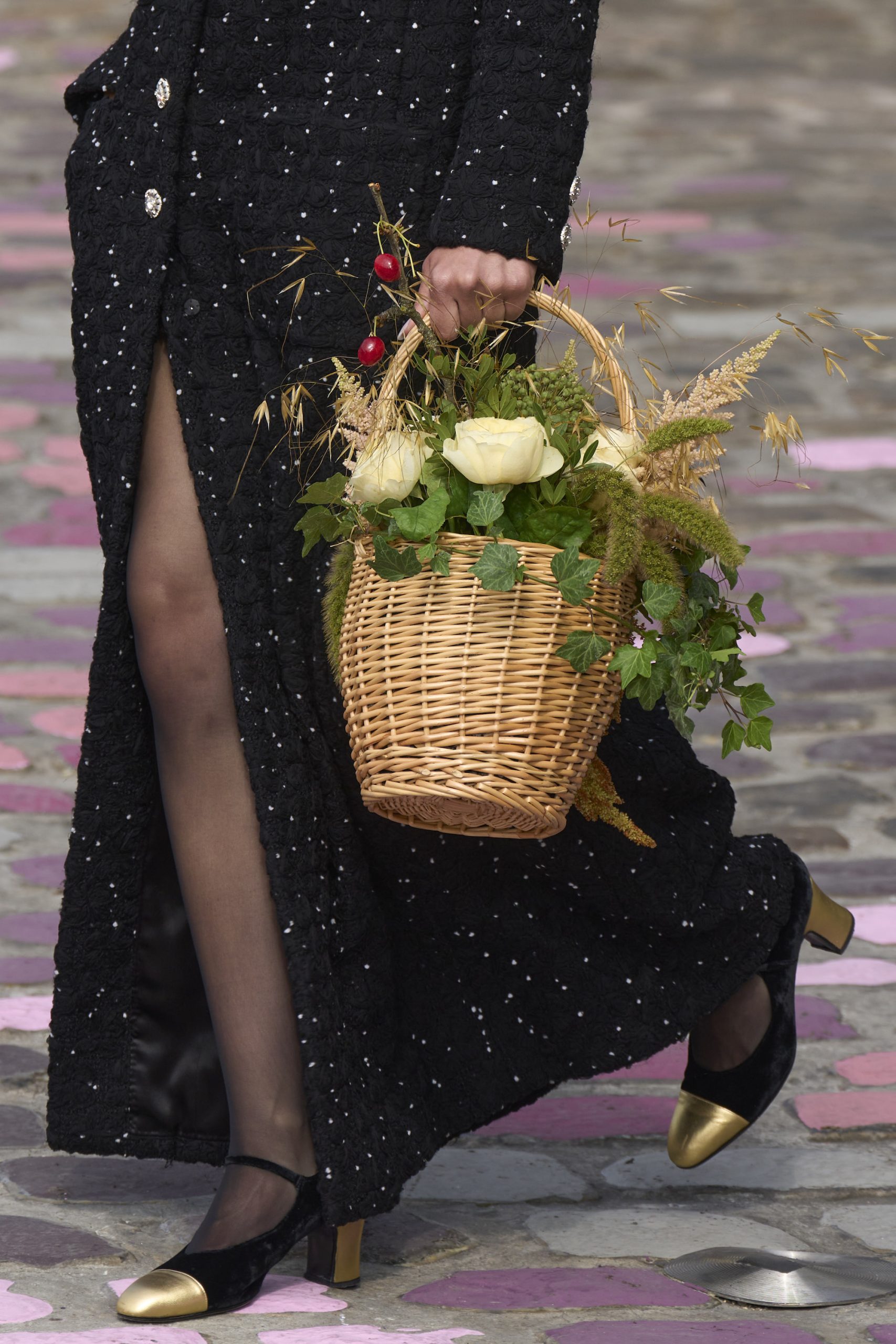 Bloemenmanden bij Chanel couture herfst/winter 2023
