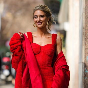 wat-is-de-tomato-girl-summer-aesthetic-de-viral-trend-gespot-bij-hailey-bieber-en-sydney-sweeney-260608