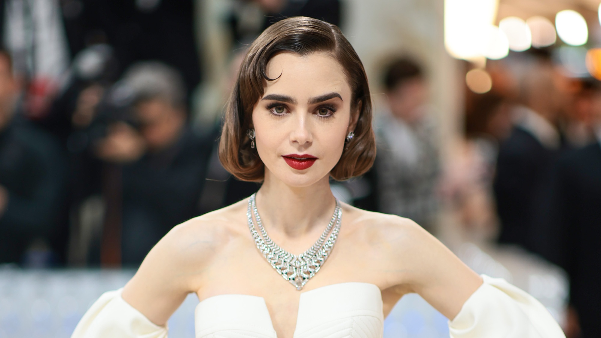 Alles wat je wil weten over de Polly Pocket film met Lily Collins