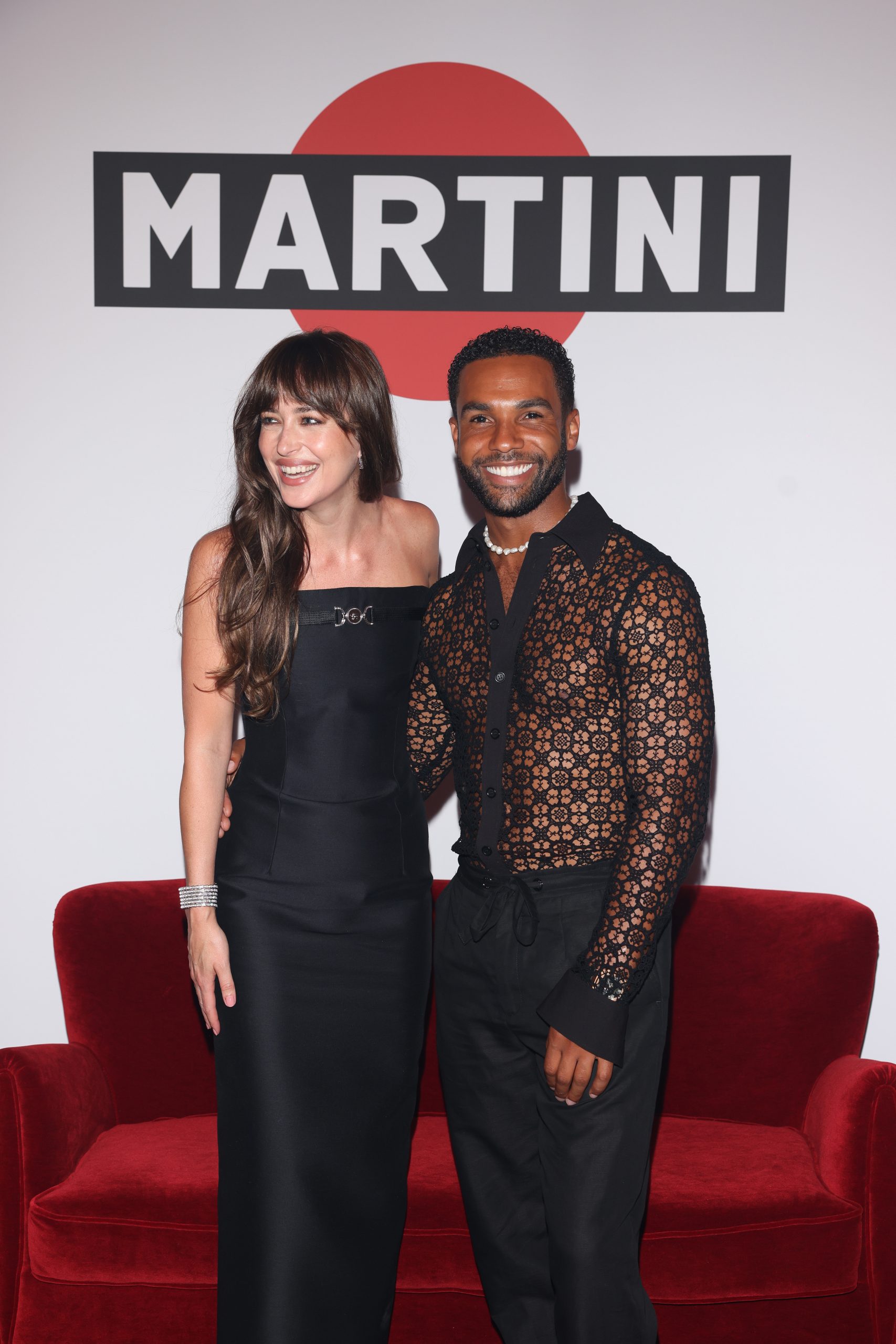 Dakota Johnson en Lucien Laviscount
