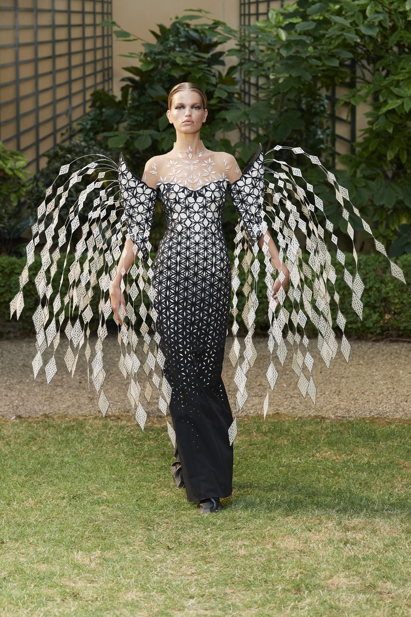 Daphne Groeneveld is een van de Nederlandse modellen die liep tijdens coutureweek