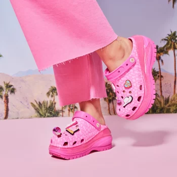 wat-zou-barbie-vinden-van-de-crocs-die-in-haar-naam-zijn-gemaakt-261823