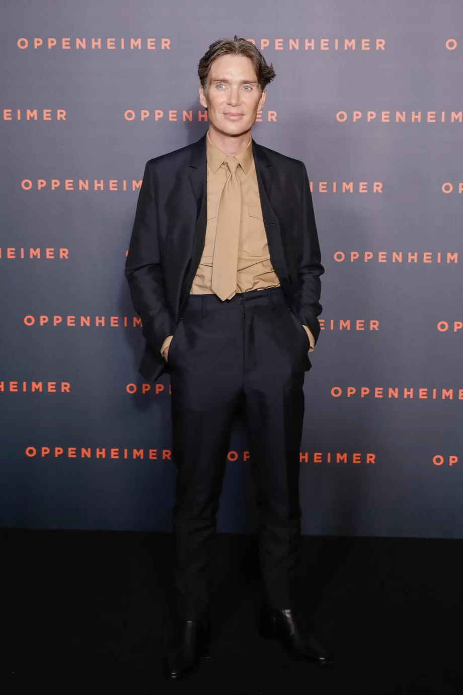 een-nieuw-stijlicoon-oppenheimer-ster-cillian-murphy-scoort-met-zijn-perstourlooks-261619