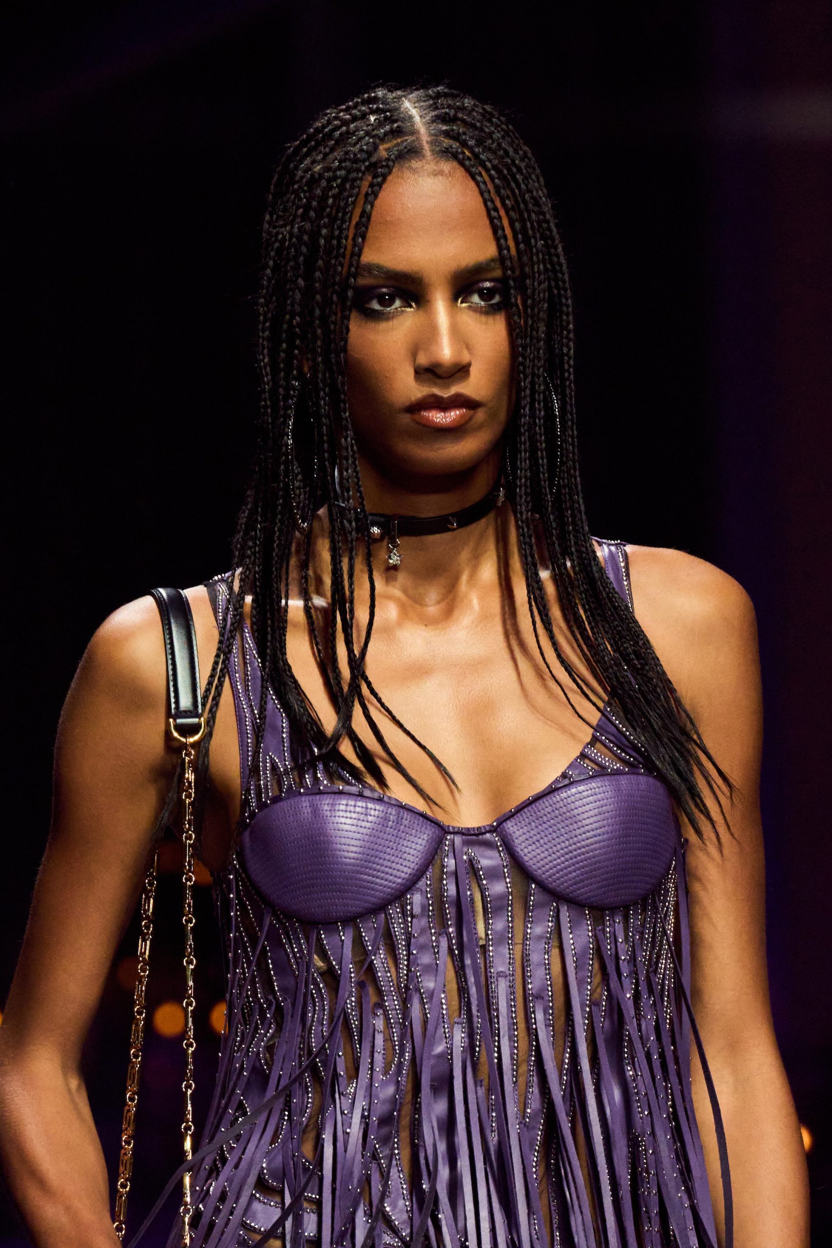 Een look van Versace lente/zomer 2023