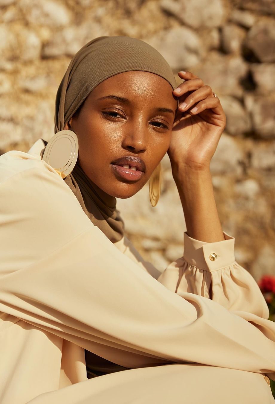 modest-fashion-4-stijlvolle-nederlandse-modelabels-voor-een-bedekte-look-262058