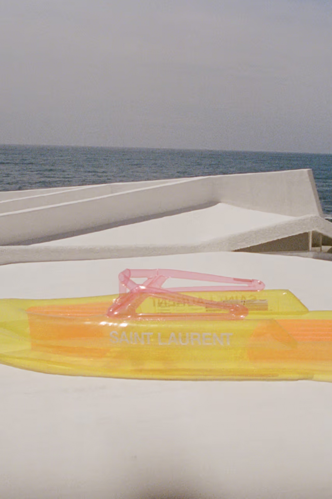 De pool float uit de collectie