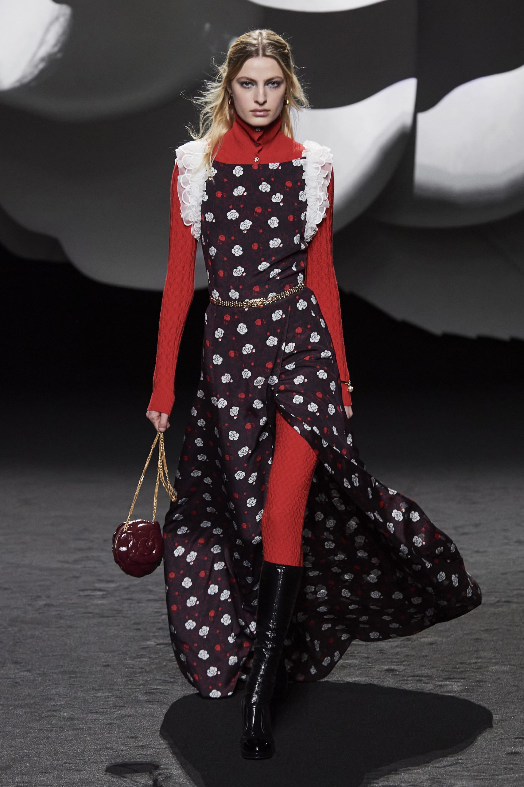 Felice Noordhoff op de catwalk bij Chanel herfst/winter 2023