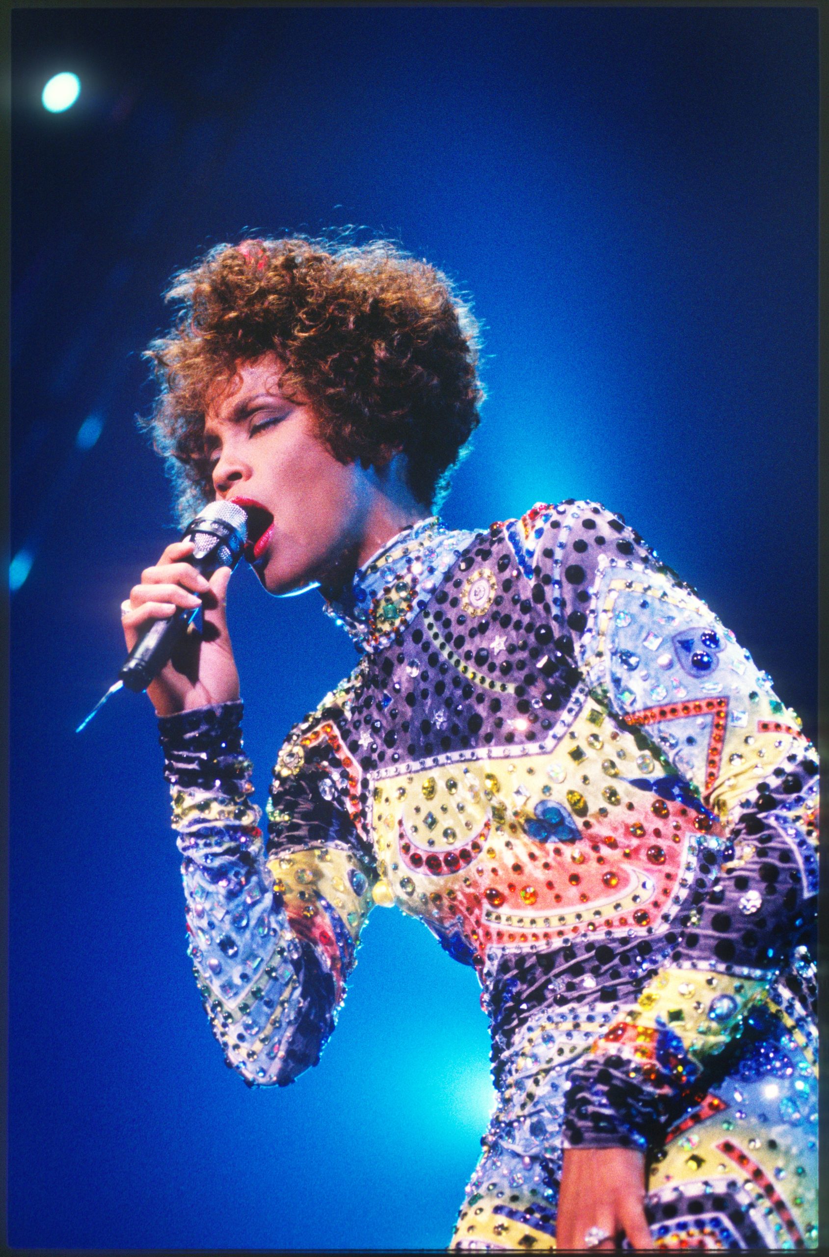 Houston op het podium - in een andere bodysuit! - voor de wereldtournee I'm Your Baby Tonight, 1991.