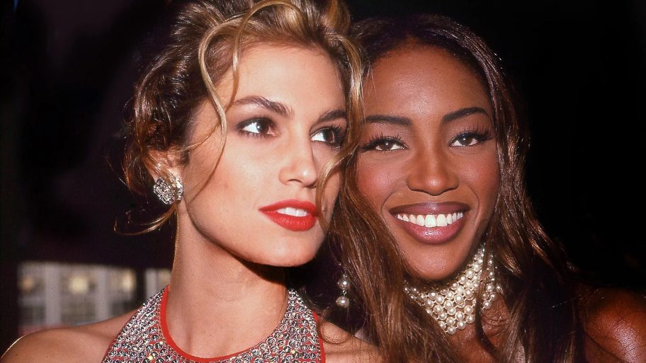 21-geweldige-fotos-van-supermodellen-uit-de-jaren-90-die-we-even-vergeten-waren-265008
