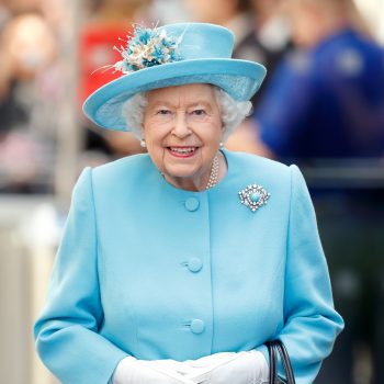 buckingham-palace-deelt-extreem-zeldzaam-portret-van-koningin-elizabeth-op-haar-sterfdag-267264