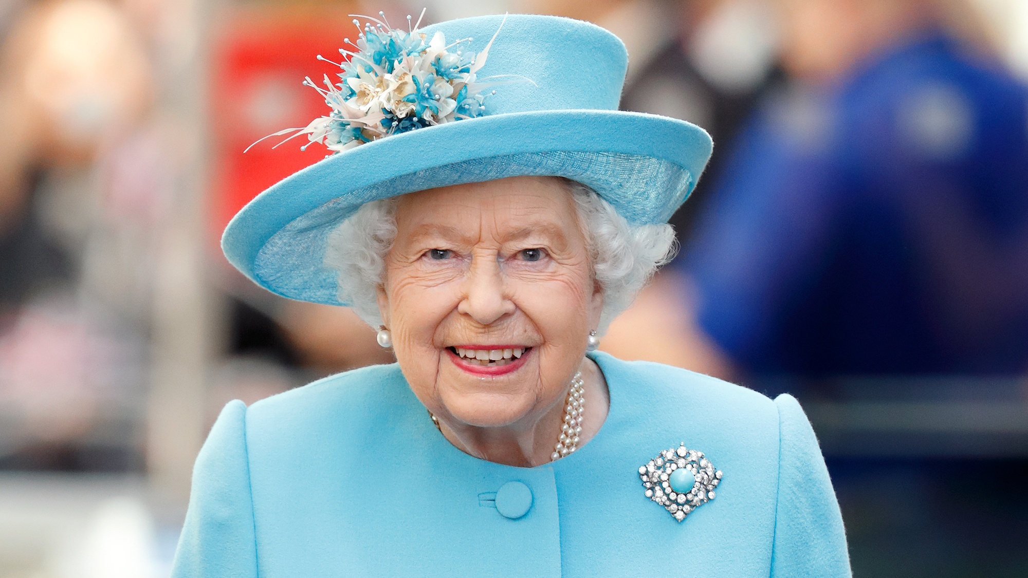 Buckingham Palace displays a rare portrait of Queen Elizabeth