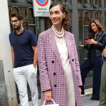 streetstyle-tijdens-milan-fashion-week-een-overzicht-van-de-mooiste-looks-tot-nu-toe-269069